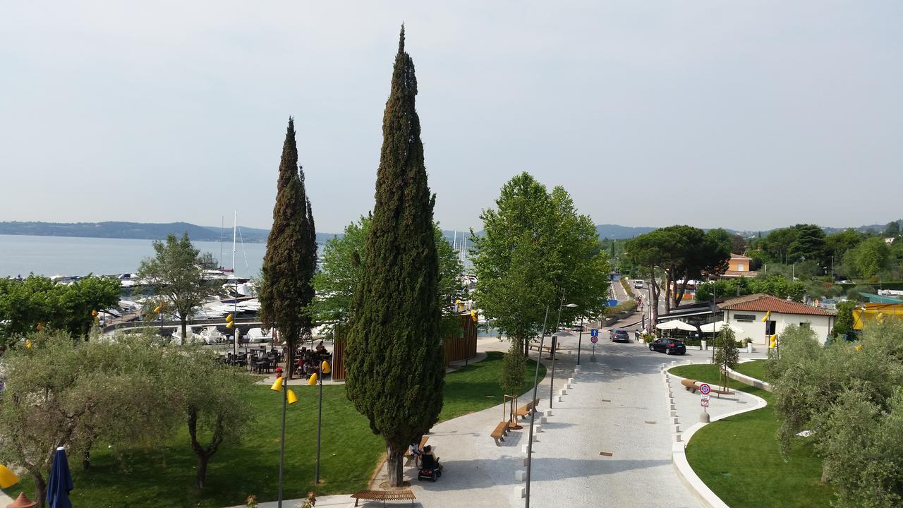 Graziosa Al Porto Villa Moniga del Garda Exterior photo